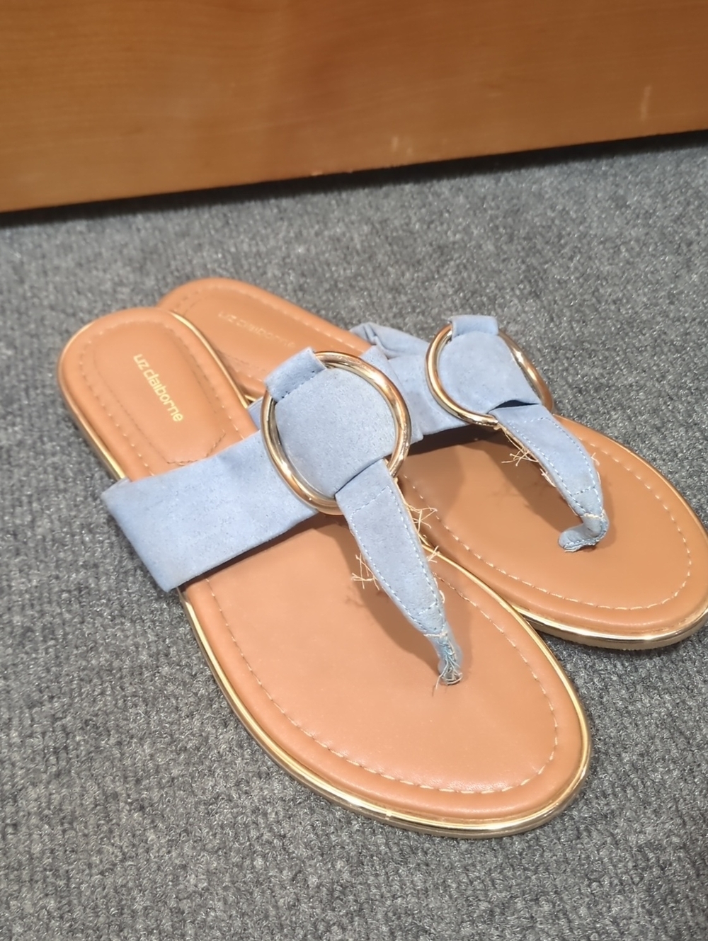 Liz Claiborne Powder Blue Suede Ring-Detail Thong Sandals